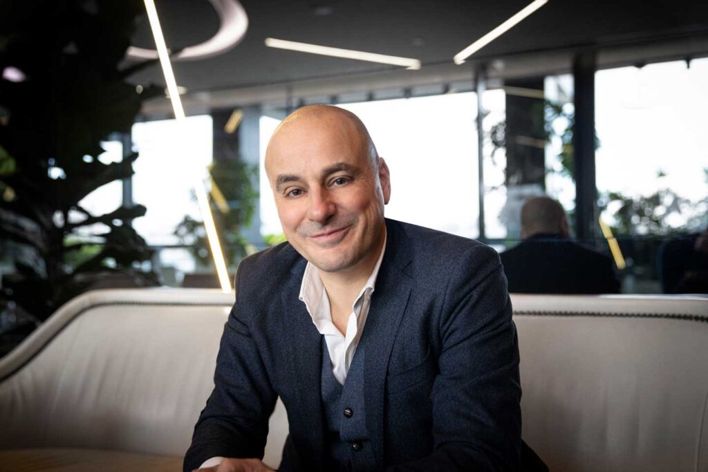 Credit Specialist e Formazione Finanziaria per Aziende Ottimizza la Gestione del Credito e Potenzia la Tua Azienda Benvenuto sul sito di Paolo Romano, il tuo partner strategico per trasformare la gestione finanziaria della tua azienda in un motore di crescita. Con oltre 20 anni di esperienza, mi dedico a supportare le piccole e medie imprese italiane nell’ottimizzazione del credito, nella negoziazione con gli istituti bancari e nella formazione del personale aziendale.